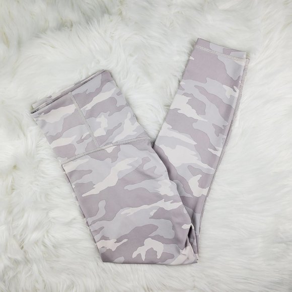 NWOT Athleta White Camo Elation 7/8 Leggings - Picture 8 of 8